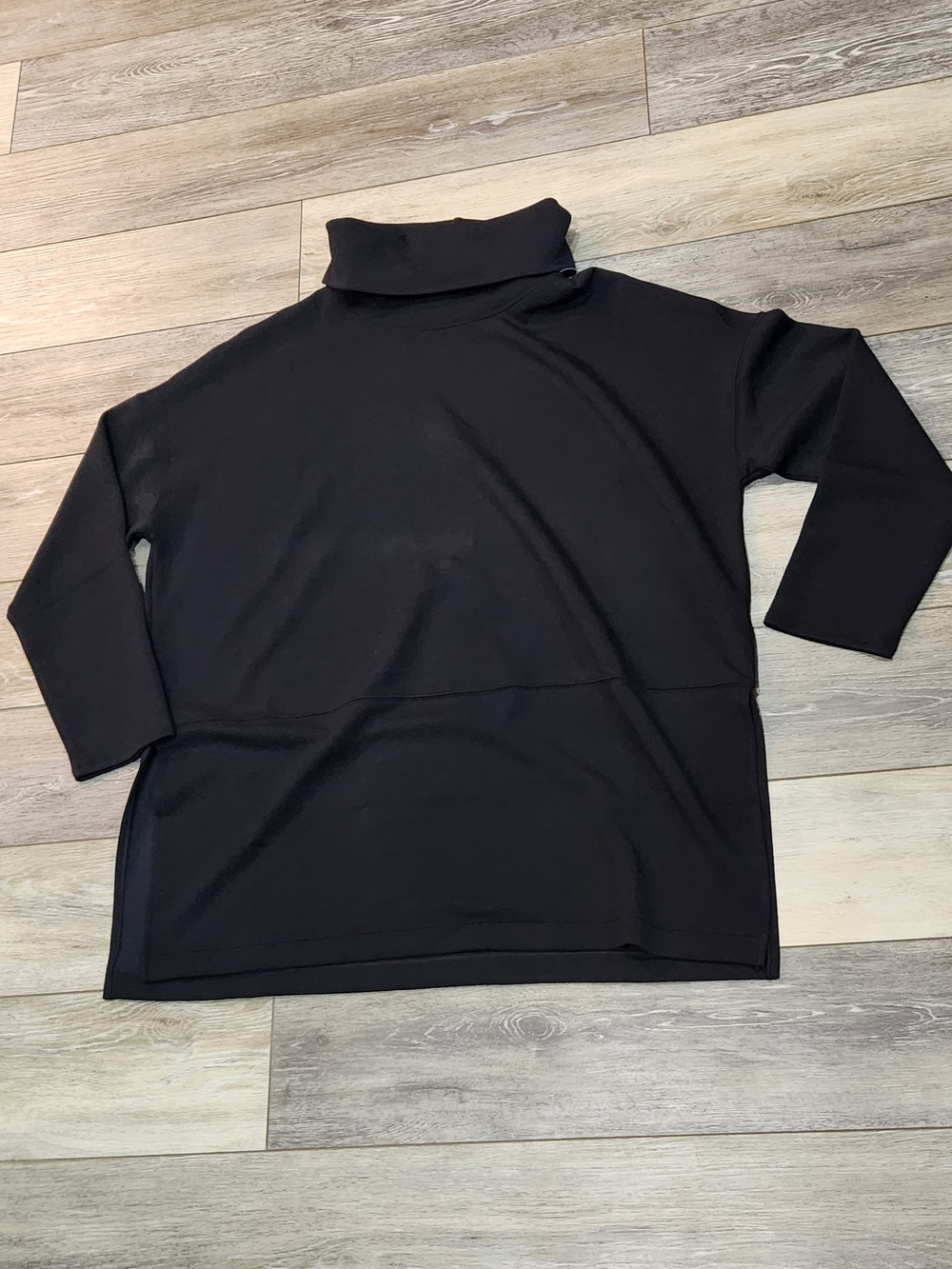 SPANX Air Essential Black Tunic Sweatshirt Size 1X - Picture 2 of 10